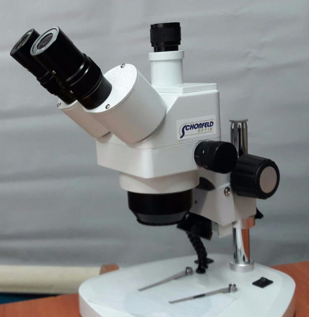 Historia del microscopio óptico, compuesto, electrónico y más