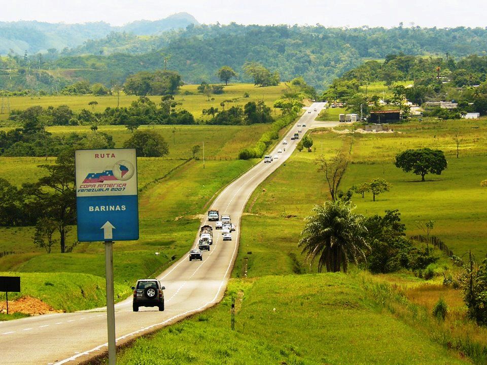 Historia de Barinas Santa Barbara, bandera, escudo, catedral y más
